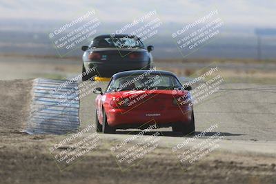 media/Oct-26-2025-CalClub SCCA (Sun) [[8ce1e69566]]/Group 5/Grapevine/